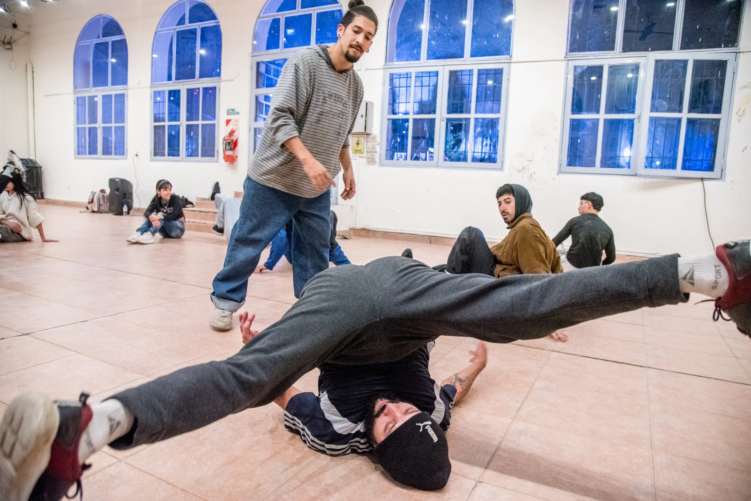 El Ciclo Esquinas volvió a reunir a los jóvenes en el Parque 9 de Julio con una propuesta dedicada a la cultura hip hop