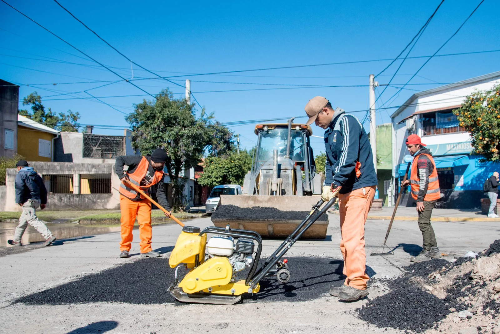 Familias del Barrio Obispo Piedrabuena acceden a servicios gratuitos del operativo municipal SMT