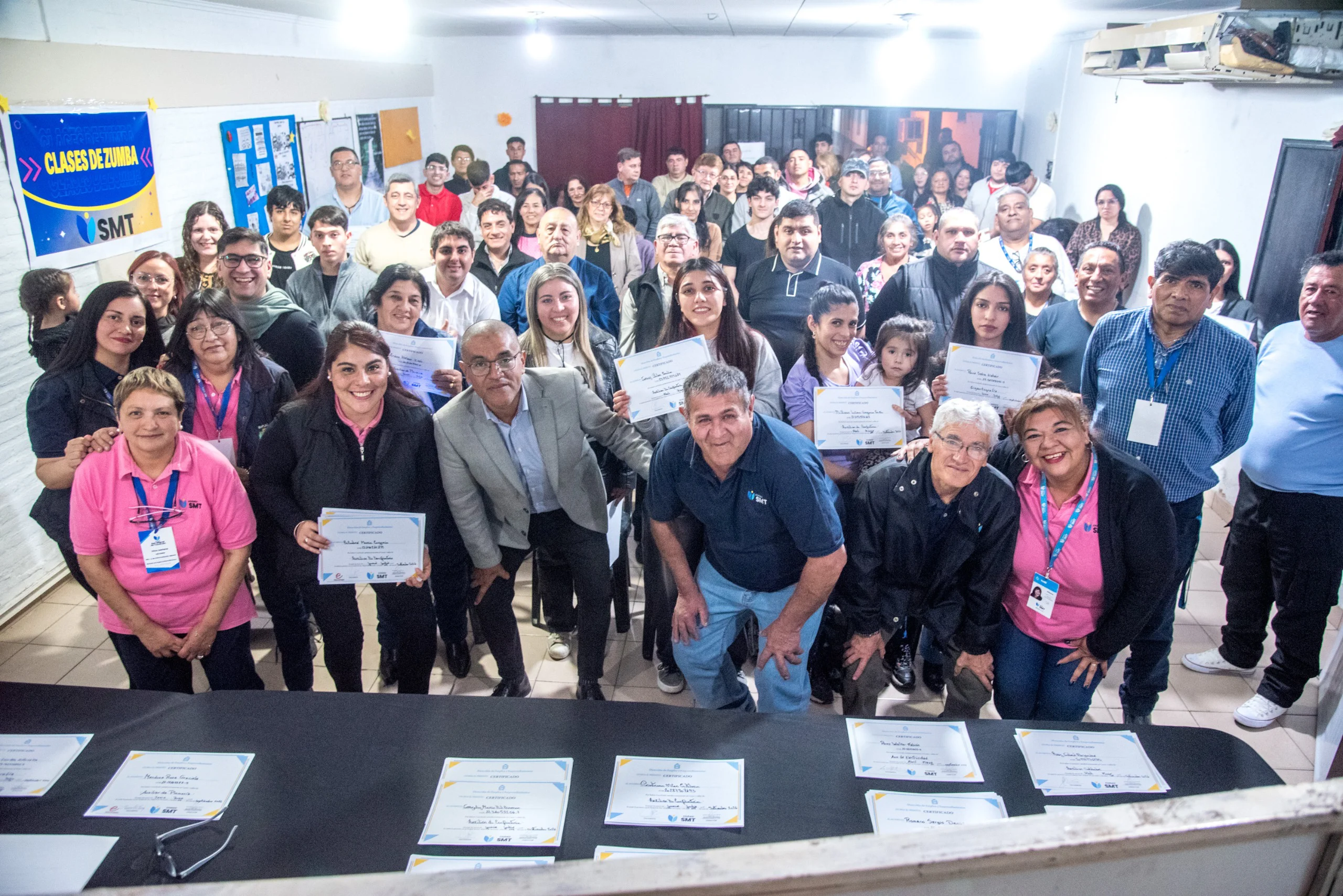 Más de 100 vecinos se capacitaron gratis en oficios y recibieron sus certificados