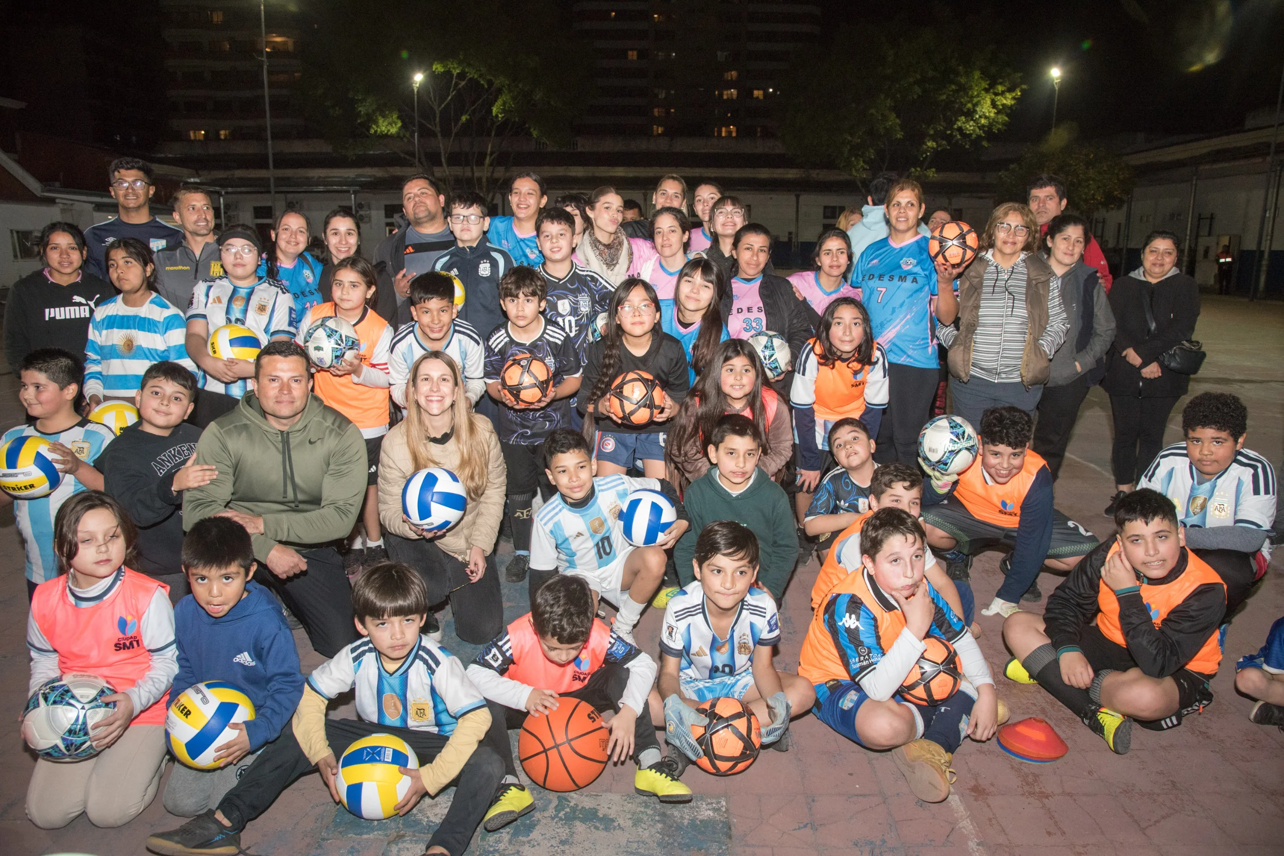 Complejos deportivos municipales reciben kits de entrenamiento para sus clases de Fútbol Formativo infantil