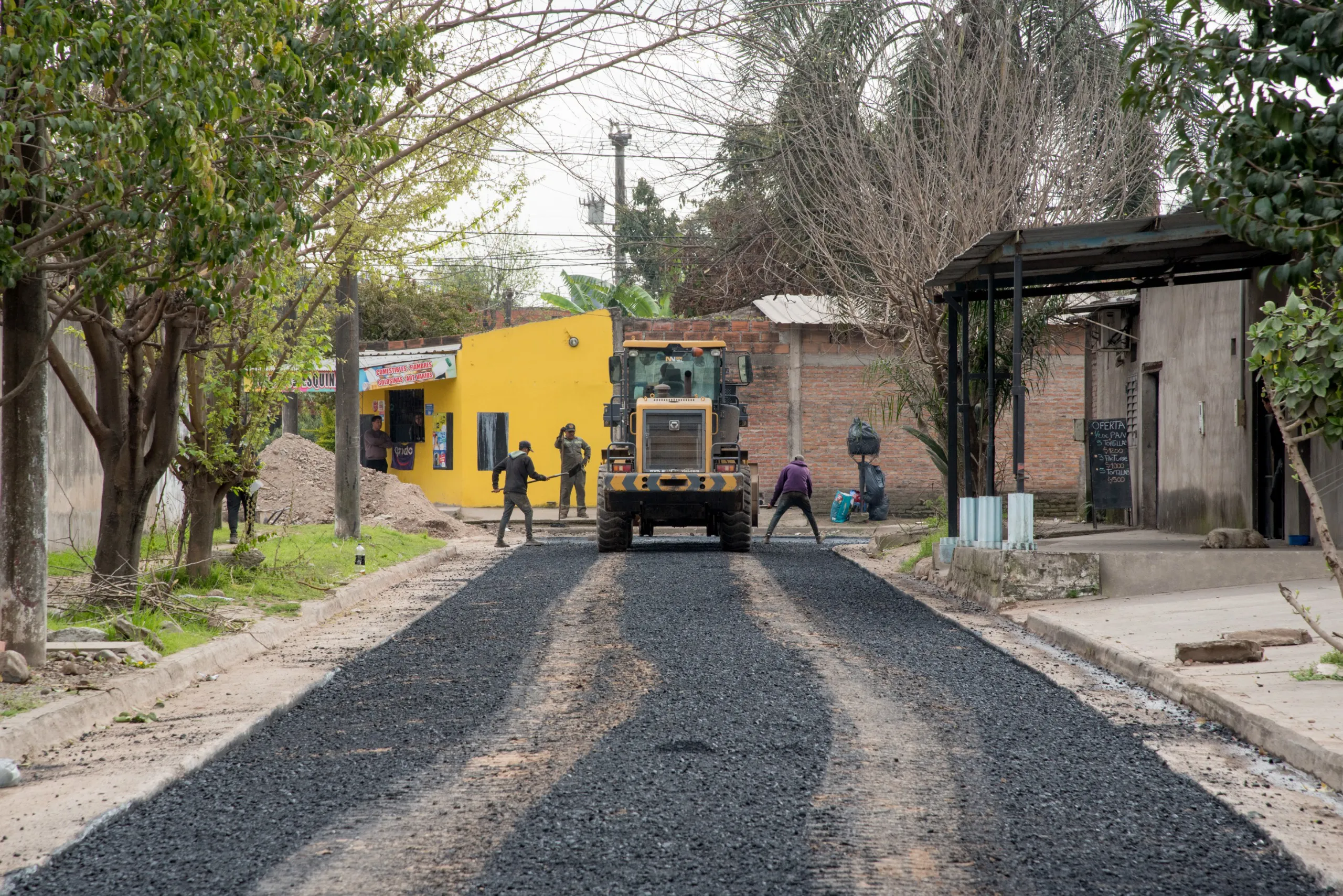 Avanzan las obras de pavimentación y desarrollo urbano en barrios de la ...