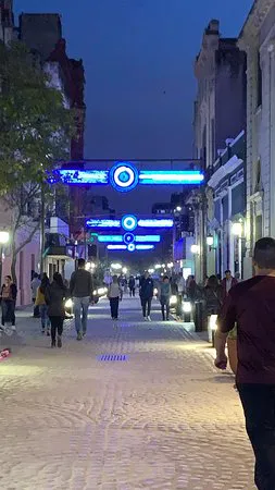 calle-historica de noche