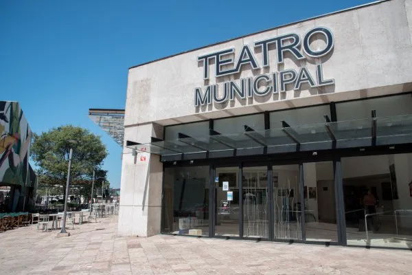 Teatro Rosita Ávila de día