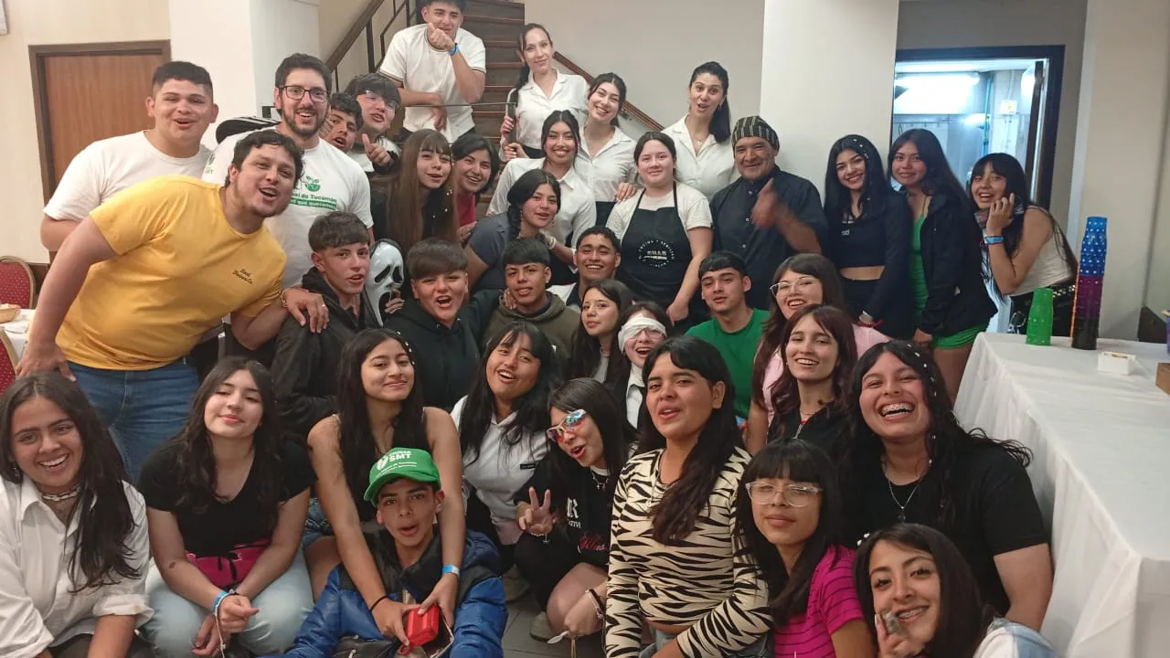 2025 escuela alfonsina storni viaje a mar del plata olimpiadas (2)