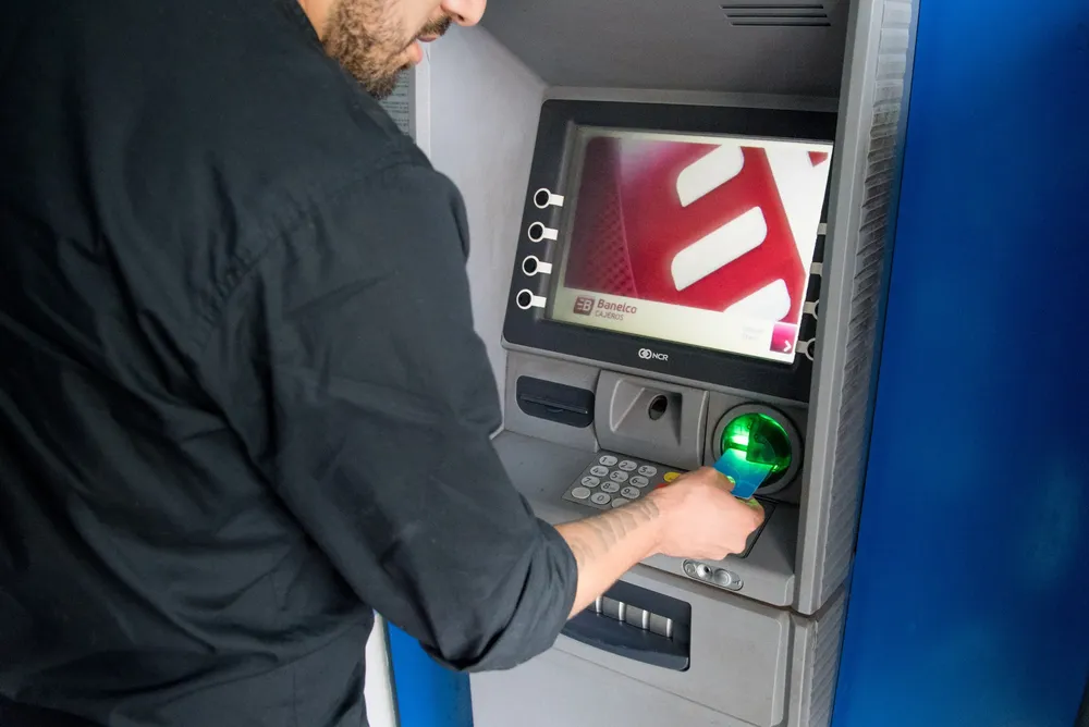 e9e9c32f-4368-4769-8b5b-4f3e6a25cdf4