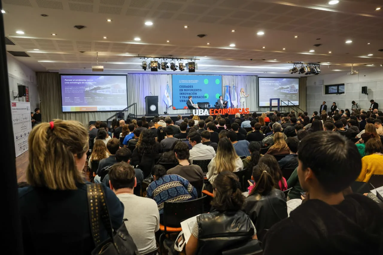 Rossana Chahla en el Congreso Internacional de Ciudades Inteligentes-UBA (2)