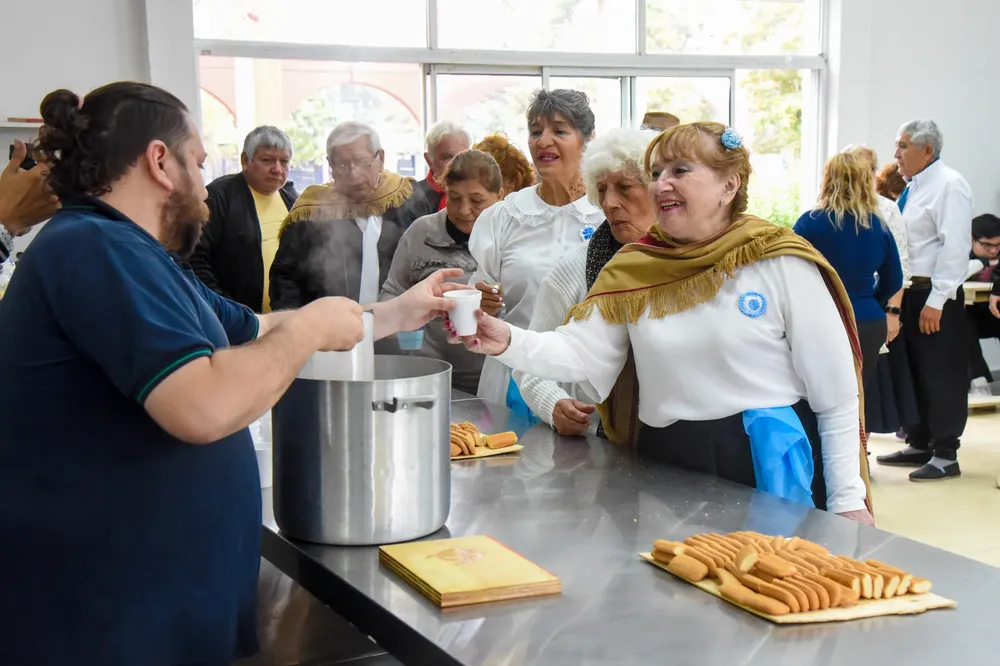 2025 festejo patrio Dirección de Adulto Mayor (3)