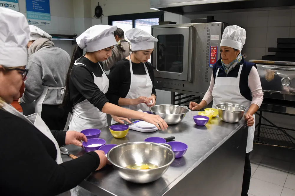 2025 curso formación profesional pastelería empleo (3)