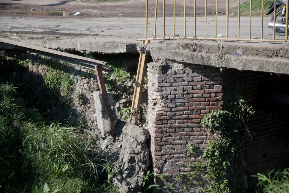 Renovación de puentes sobre el canal de la Termoeléctrica