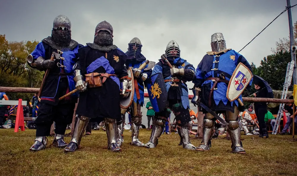 leon albino combate medieval