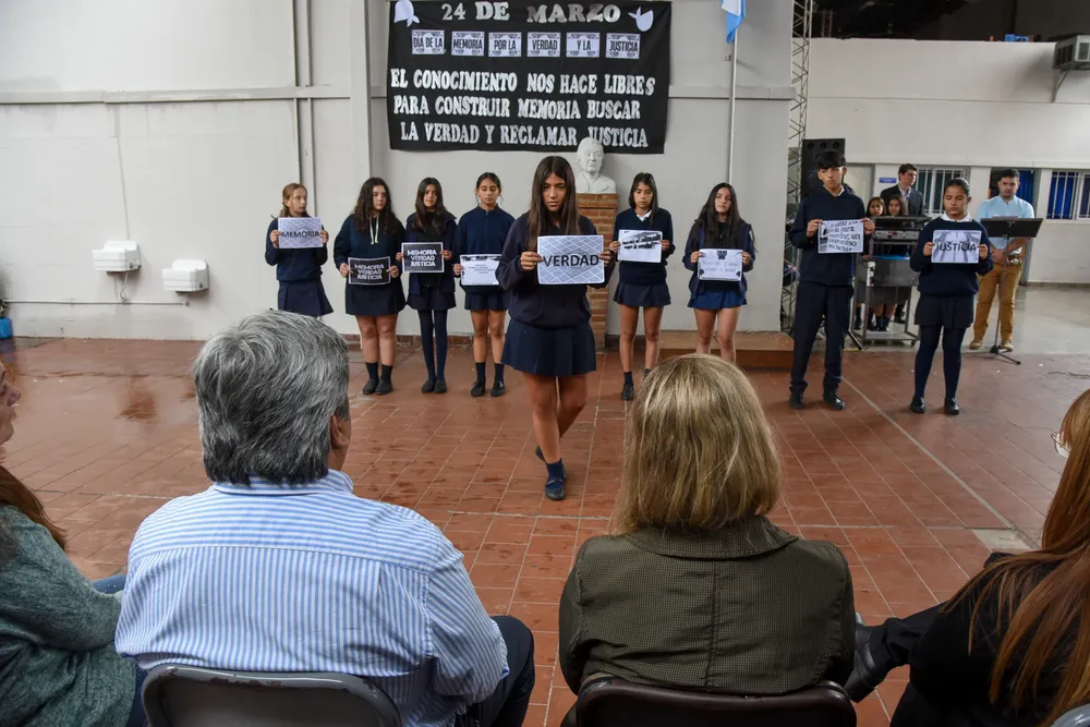 Escuela Gabriela Mistral Acto dia de la Memoria (13)