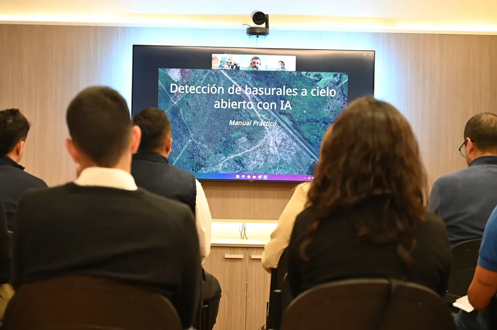 2025-04-03 Capacitación Ambiente por IA para detección de microbasurales (1)