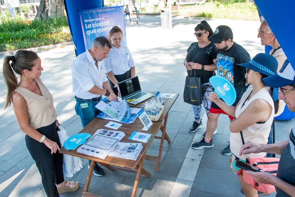 2025 jornada promoción turística y Bus Turístico Plaza Independencia 3