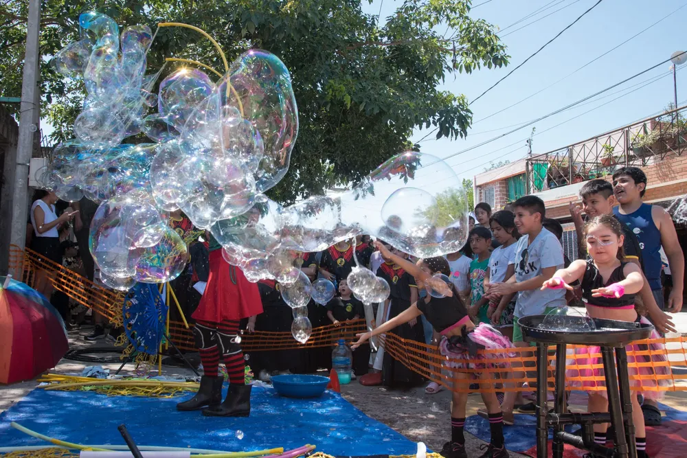 2025 cierre teatro en los barrios Burbular Bº Lola Mora