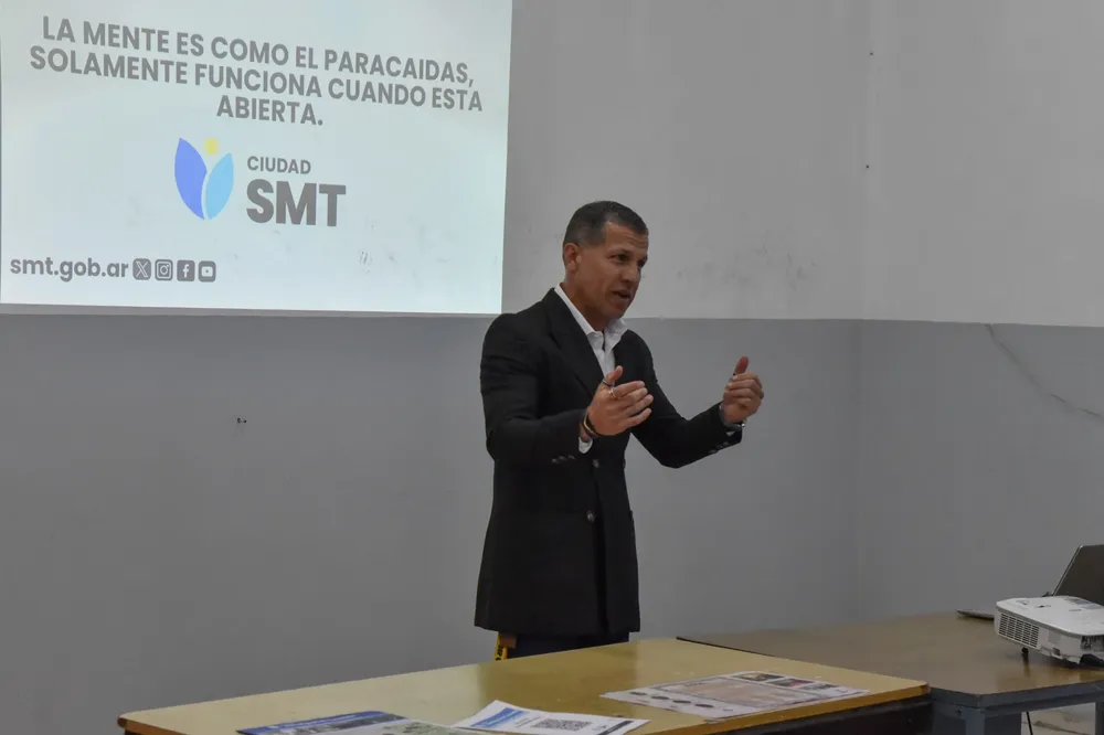 charla turismo escuela gabriela mistral 4