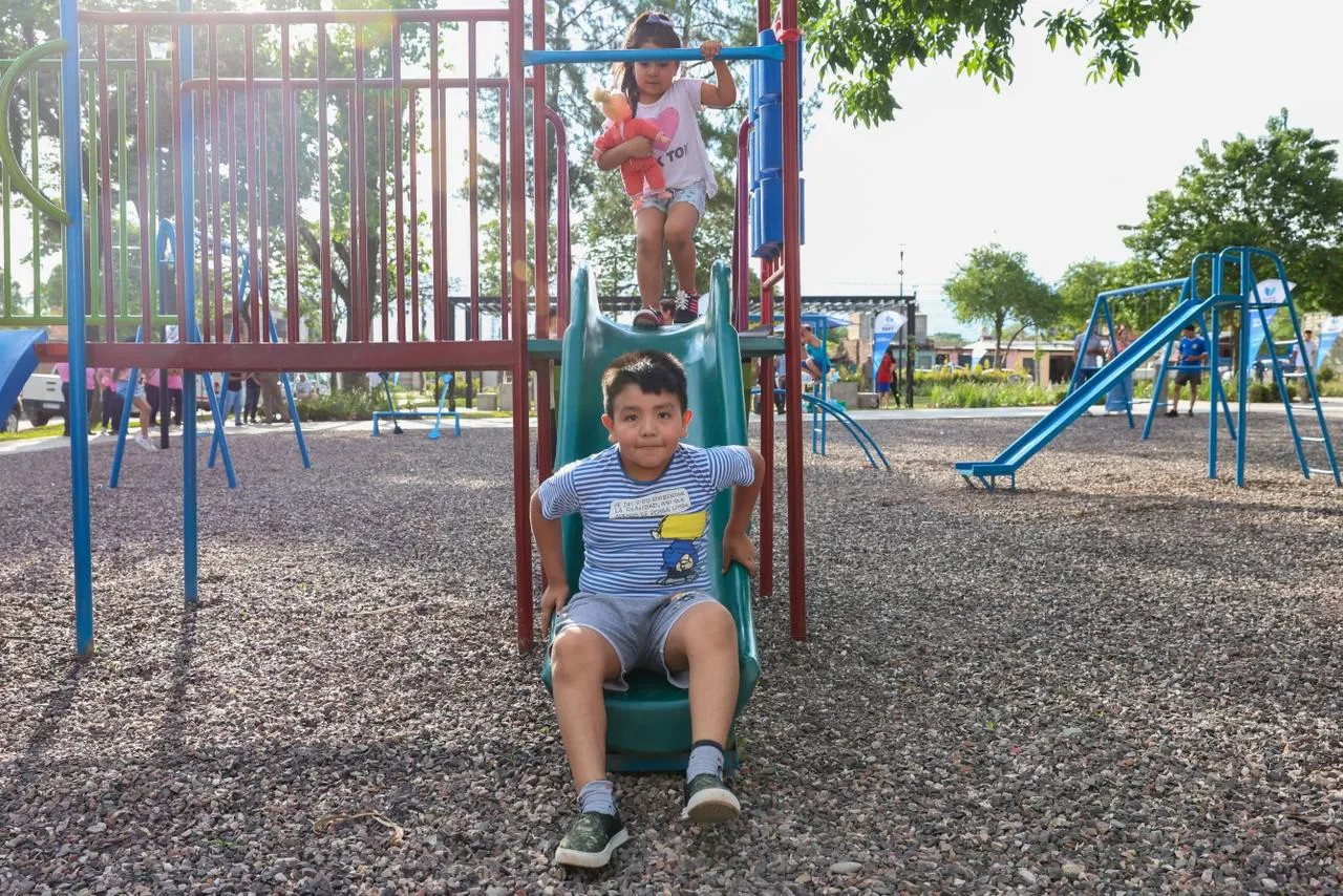 2025 plaza Los Plátanos (2)