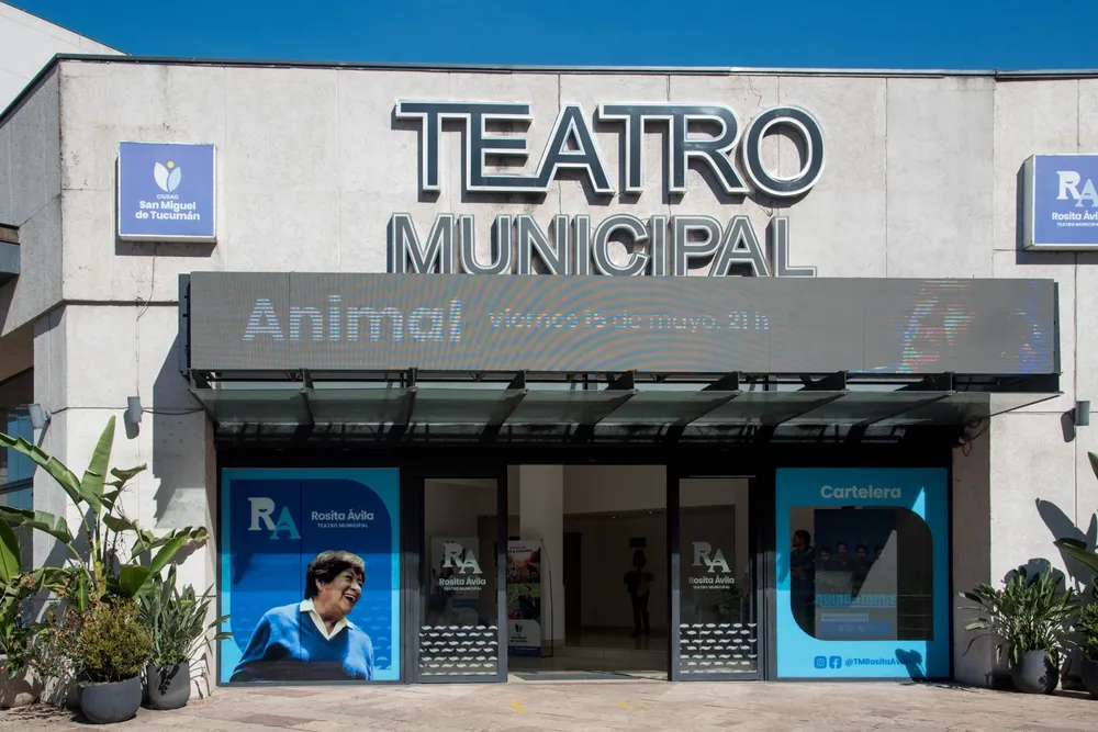 2026 mayo fachada teatro rosita ávila Animal (1)