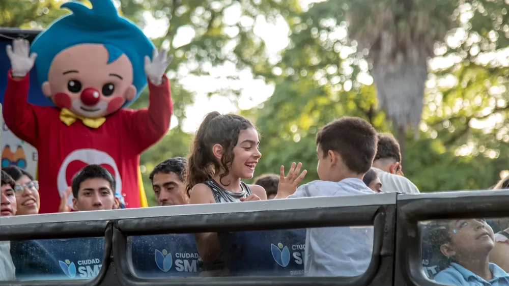 Lanzamiento Autobús de la Aventura (6)