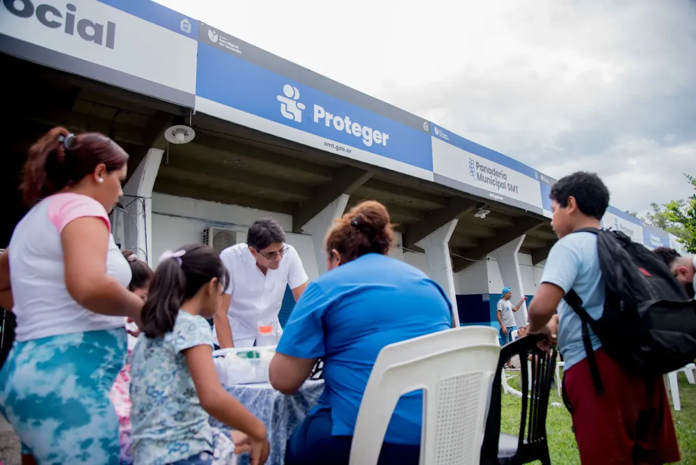2025 evacuación refugio papa francisco