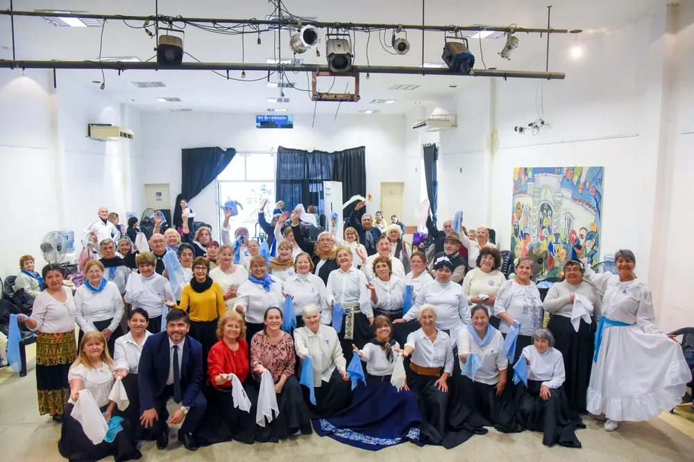 2025 festejo patrio Dirección de Adulto Mayor (1)