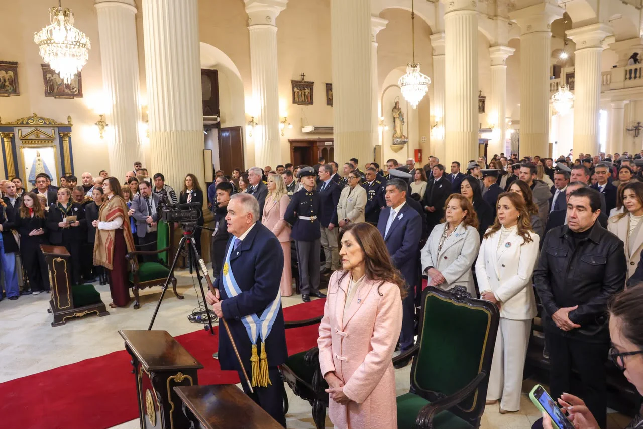 Rossana Chahla en los actos por el 210 aniversario de la Independencia (5)