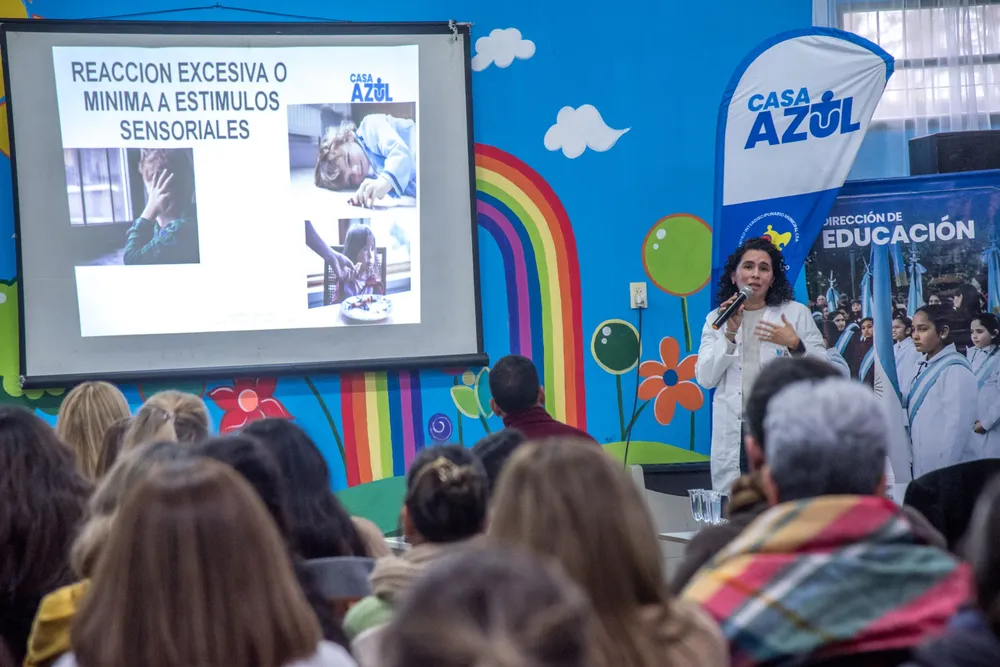 2026 capacitación ser docente sobre autismo Casa Azul y Dir Educación (1)