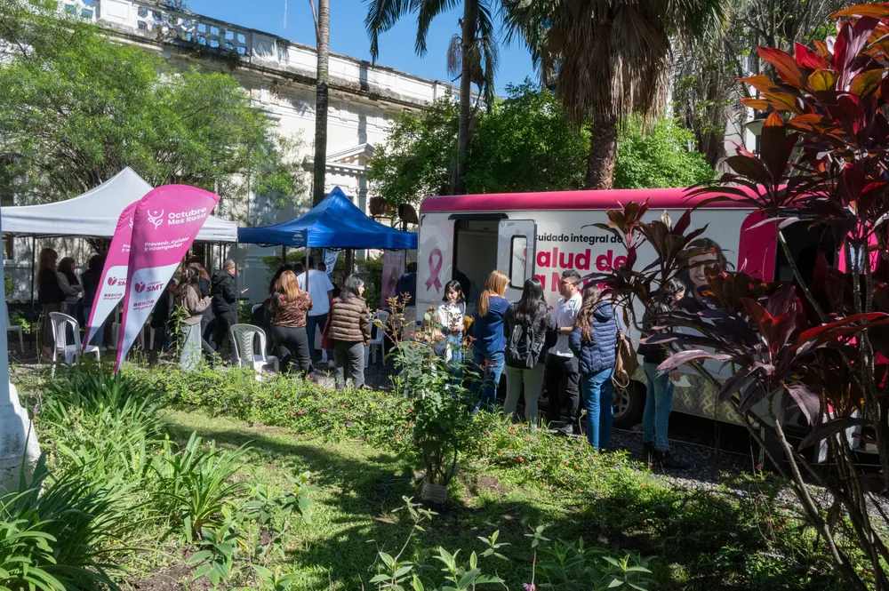 2026 tráiler de la mujer Rectorado UNT Octubre rosa (1)