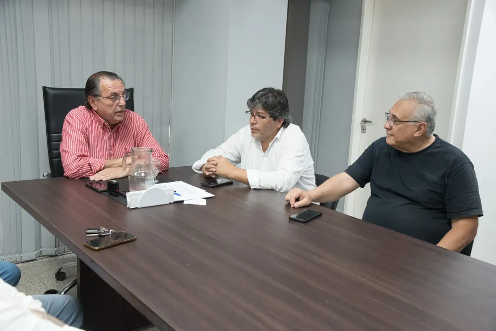 Carlos Arnedo recibió a representante de la Federación de Conductores de Taxi