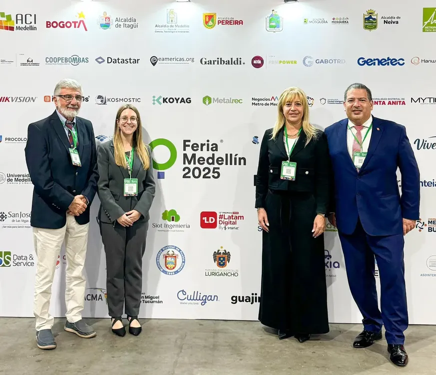 2025-04 intendenta Chahla en Feria Smart Cities Medellín 4