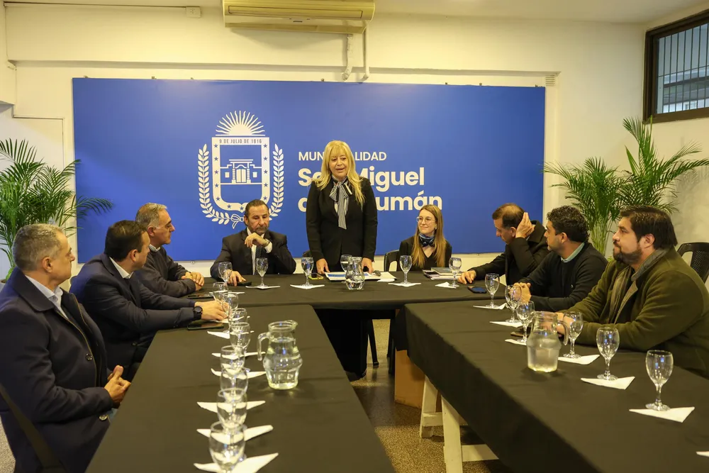 2025 reunión intendenta concejales (3)