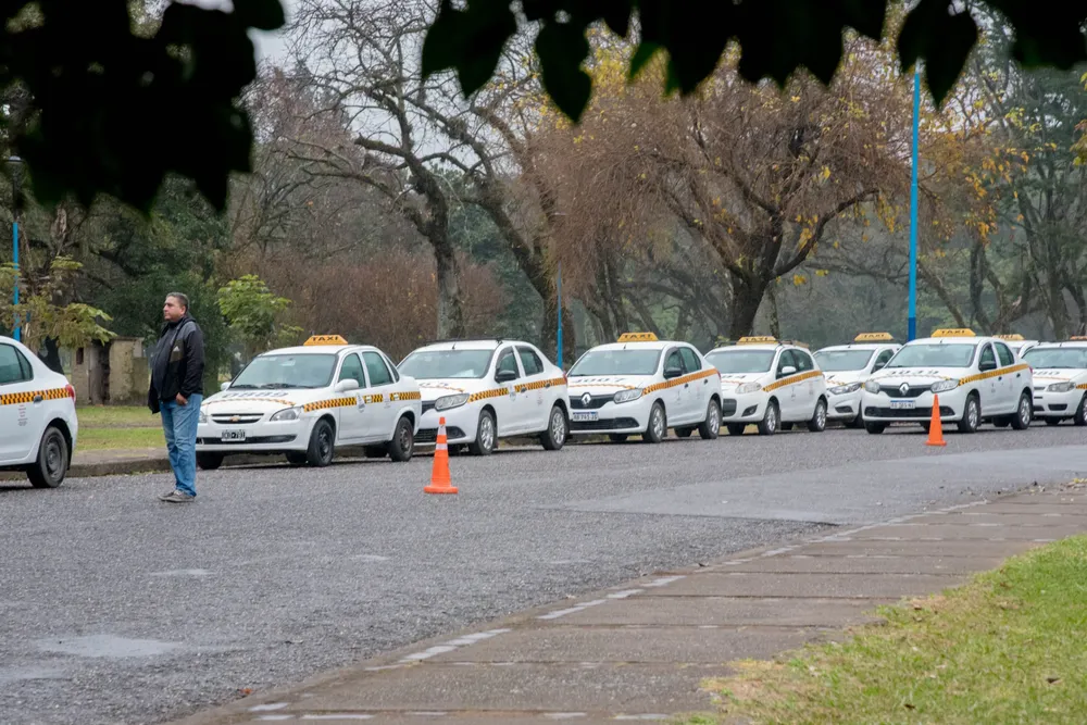 Reempadronamiento y revisión técnica de taxis (3)