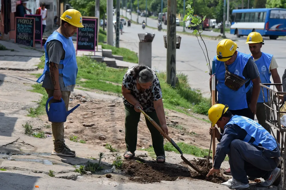 Operativo servicios públicos av Martin Berho 9