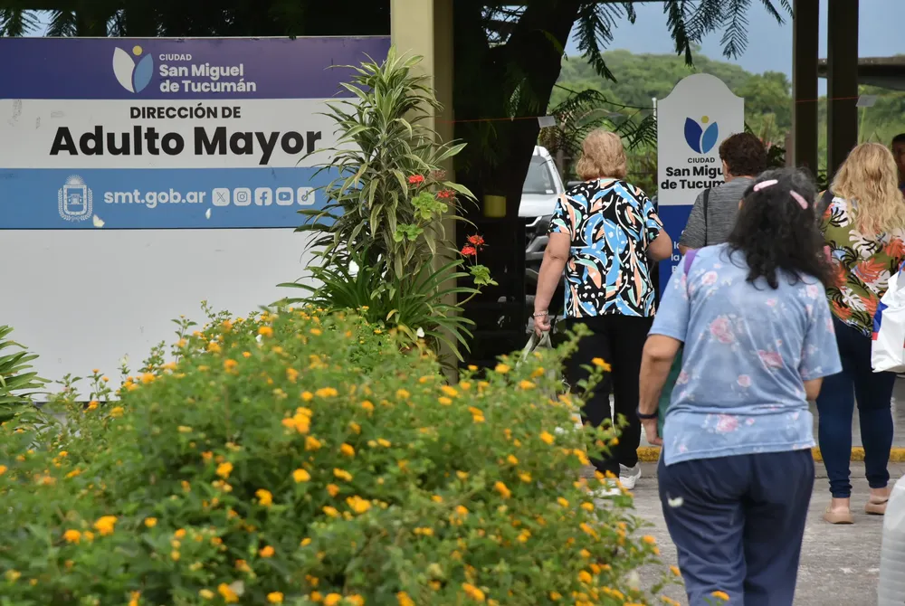 2025 dirección de Adulto Mayor colonia de verano