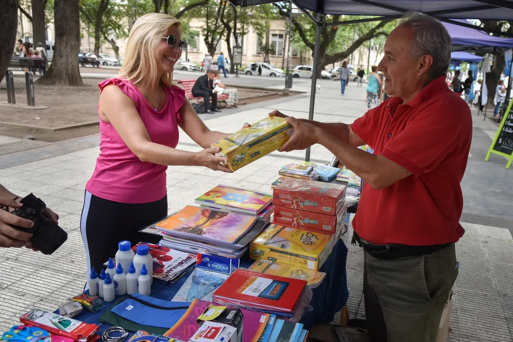 Mercado en Plaza UrquizaWhatsApp Image 2024-03-11 at 12.14.09 (1)