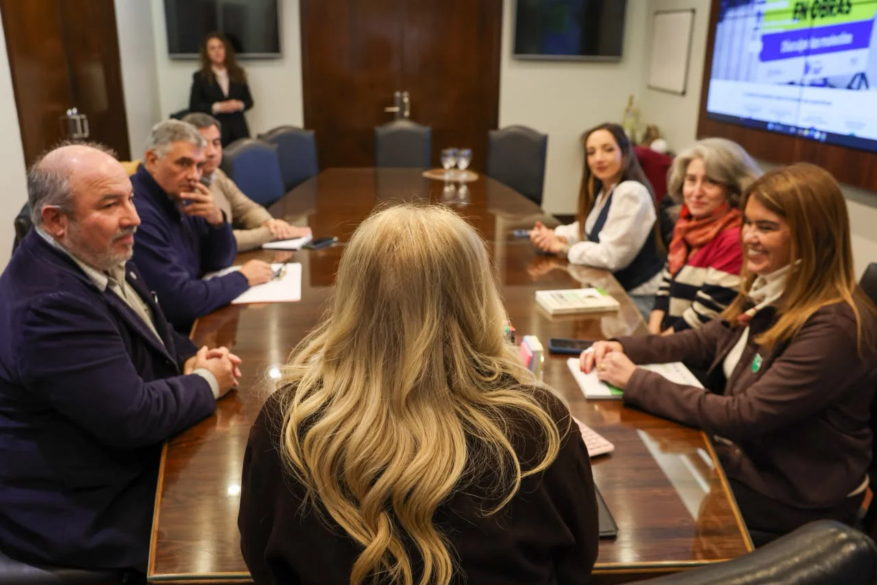 Reunión con expertos para definir acciones frente al cambio climático (2)