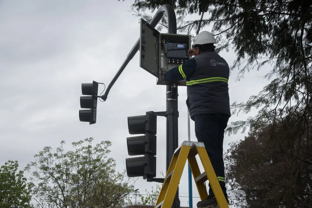Nuevo semáforo en avenida Ejército del Norte y Bolivia