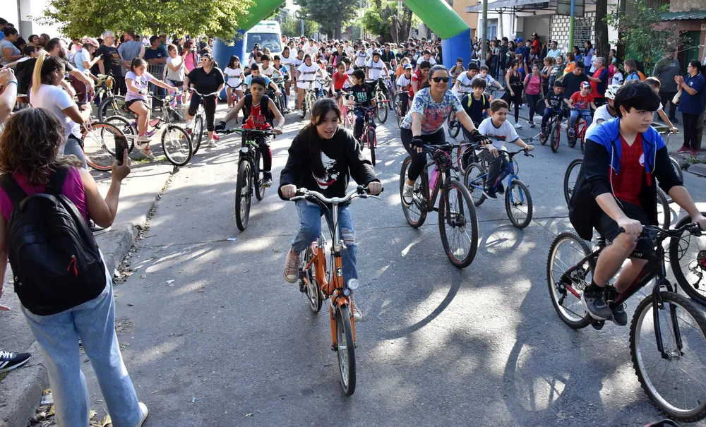 2025 bicicleteada aniversario escuela gabriela Mistral 3