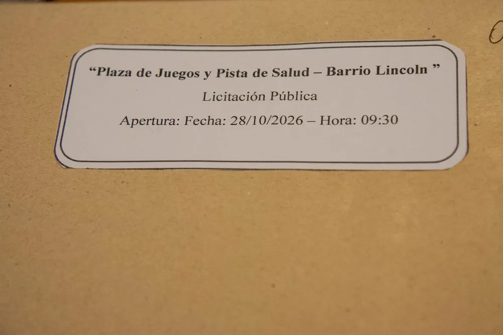 2026 licitación pública presupuesto participativo plaza de juegos y pista salud barrio Lincoln (1)