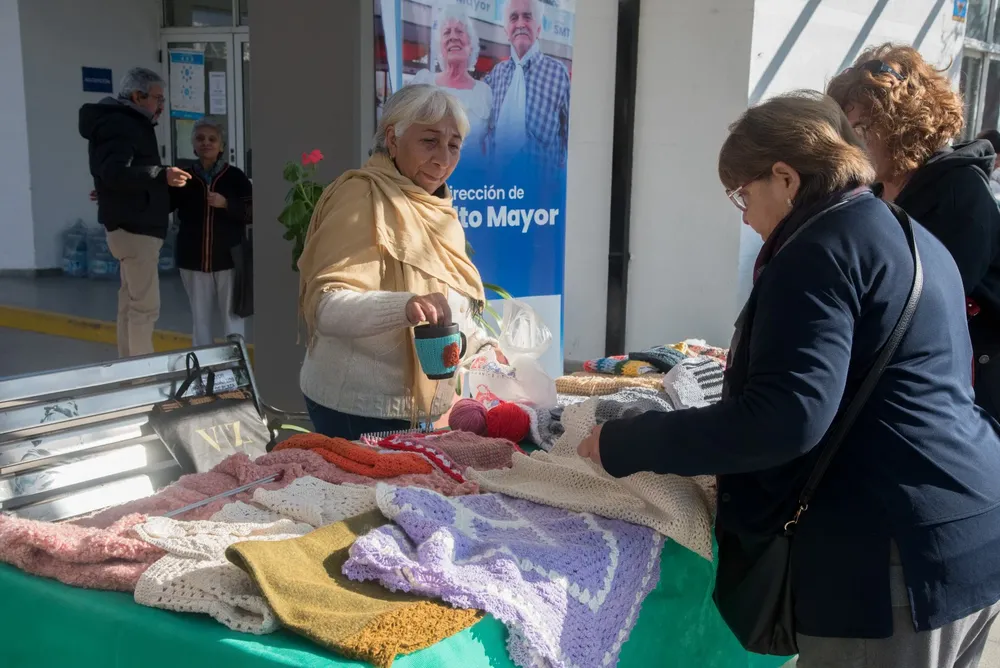 Exposición del taller de Tejido de la Dirección de Adulto Mayor