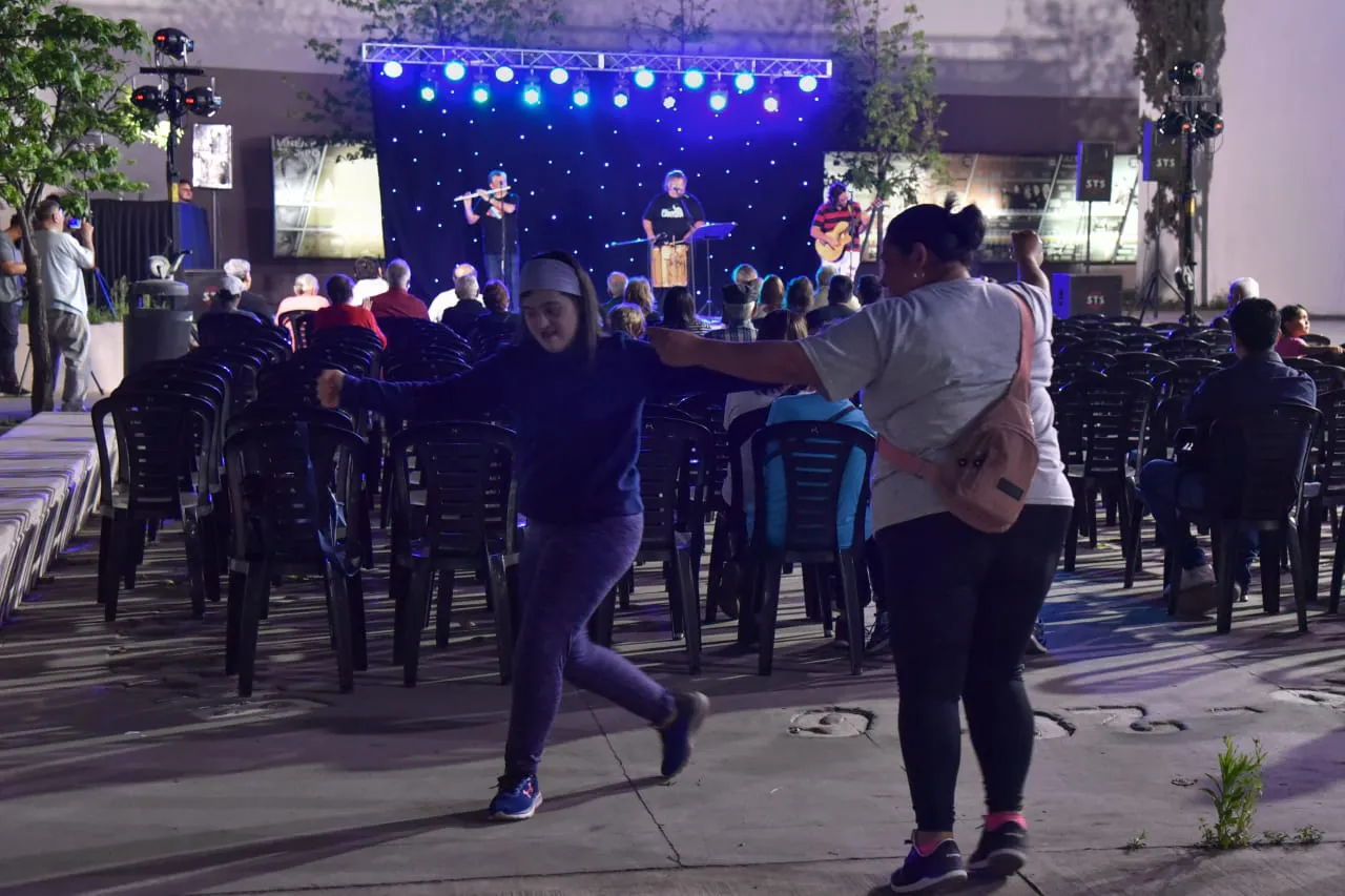 espectáculo luna creciente plaza temática septiembre musical 2