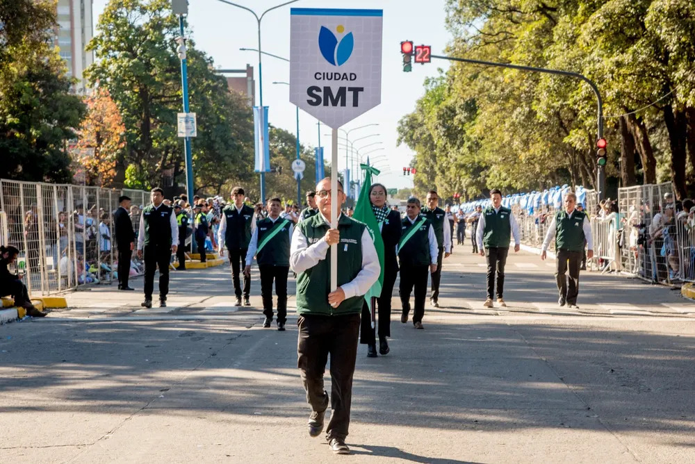 El Municipio en el desfile por el Día de la Independencia (5)