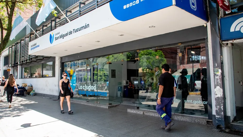 2025 fachada municipalidad noviembre año nuevo