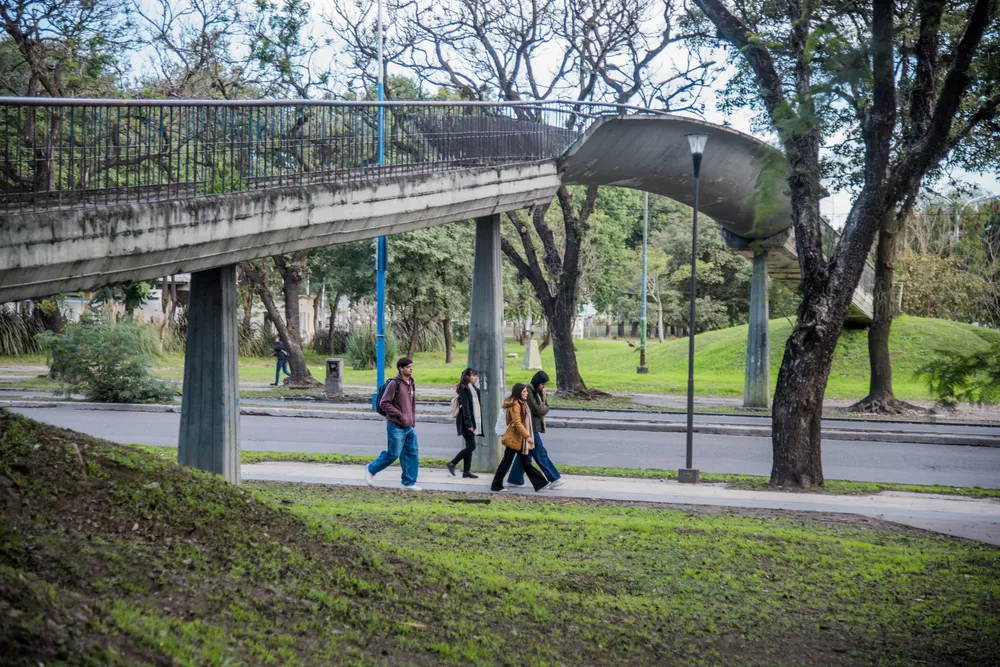 Remoción del puente de avenida Benjamín Aráoz