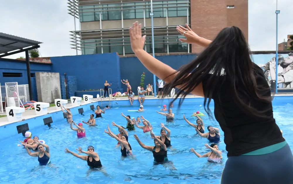 2025 actividades deportivas verano aquagym