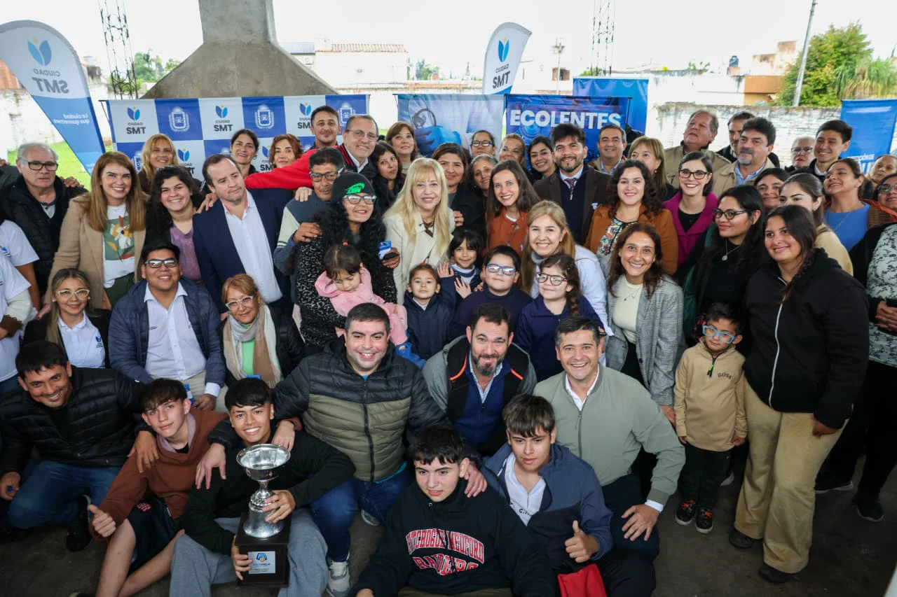 Entrega de Ecolentes barrio Kennedy