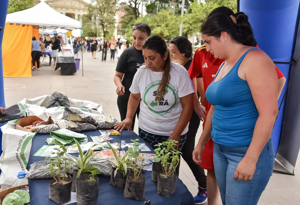 ambiente en jornada un dia para dar eco canje 1