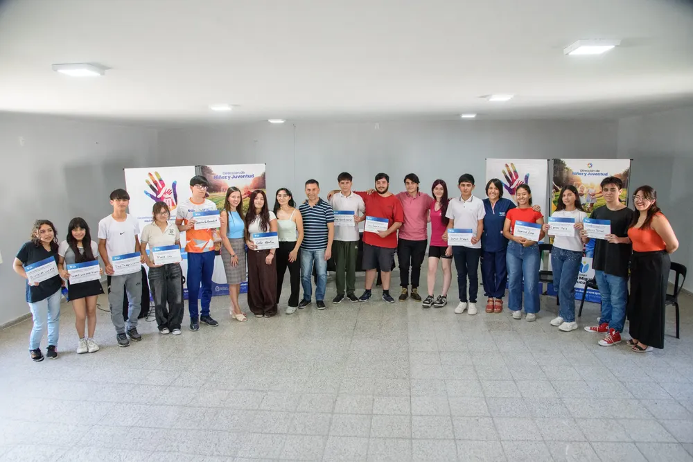 2025 cierre taller de teatro comunitario niñez y juventud (3)