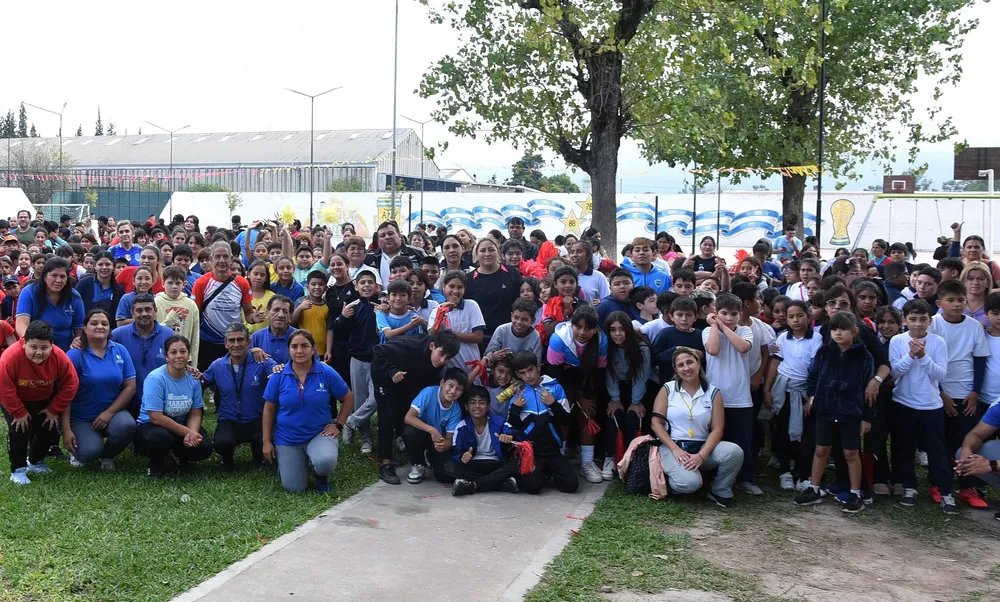 2025 actividad de deportes en el complejo del barrio diza