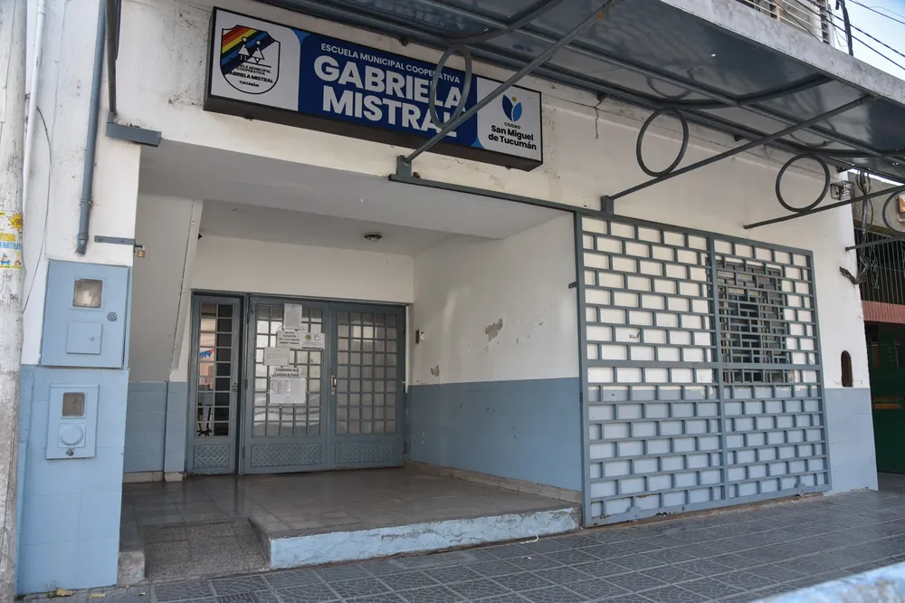 Gabriela Mistral portada