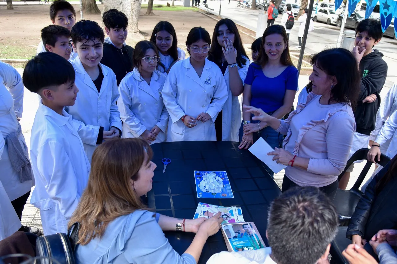 Prevención adicciones colegio NacionalWhatsApp Image 2024-04-09 at 13.08.30 (1)